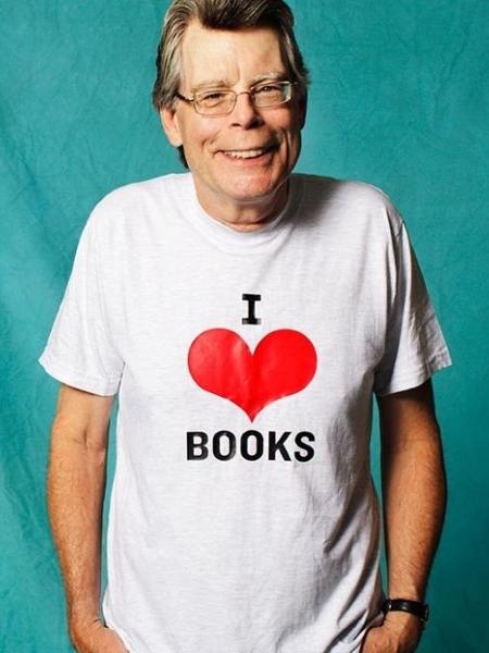 o-escritor-stephen-king-1503420624319_v2_450x600.jpg