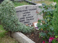T&uacute;mulo de J. R. R. Tolkien e Edith Bratt