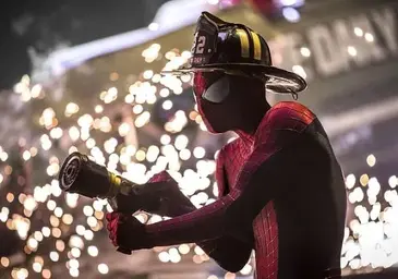 o-espetacular-homem-aranha-2-chapeu-de-bombeiro.jpg