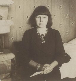 Marina Tsvetáieva -1913.jpg