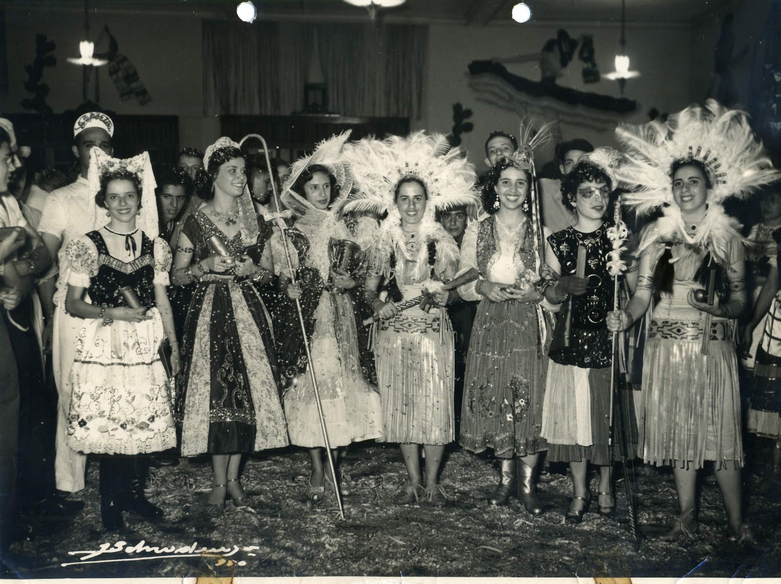 1950+-+Fantasias+Premiadas+Carnaval+(1).jpg