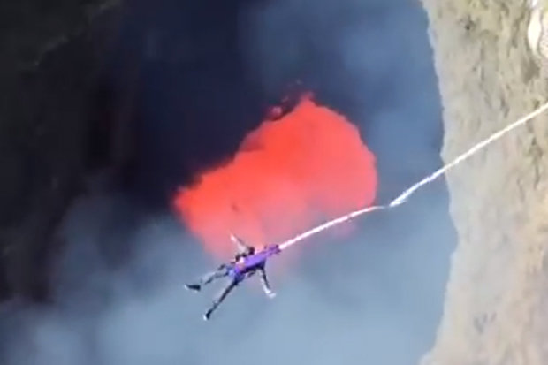 VOLCANO-BUNGEE-487953.jpg