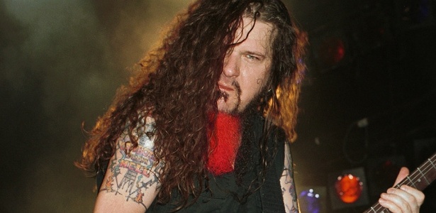 o-guitarrista-dimebag-darrell-que-morreu-assassinado-por-um-fa-no-palco-em-2004-1471640282055_615x300.jpg