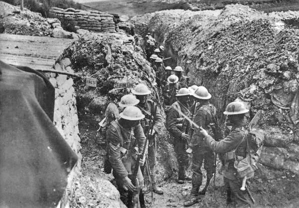 Lancashire_Fusiliers_trench_Beaumont_Hamel_1916.jpg