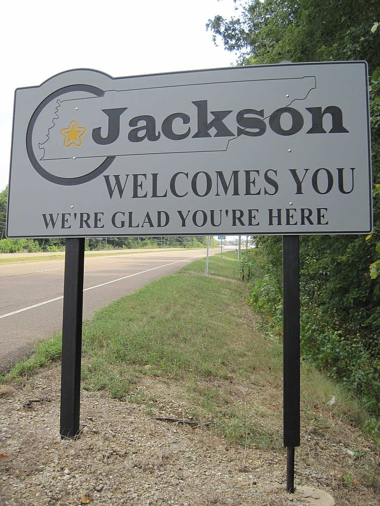 Jackson_TN_welcomes_you.JPG