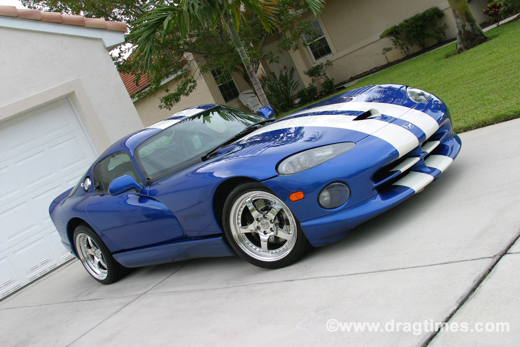 1996-Dodge-Viper-GTS-quarter1_hre-sm.jpg