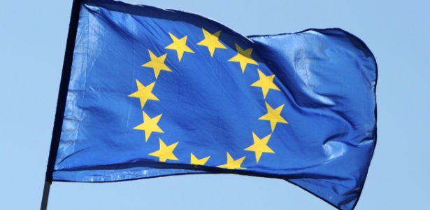 12out2012---bandeira-da-uniao-europeia-tremula-em-berlim-na-alemanha-1350151106391_615x300.jpg
