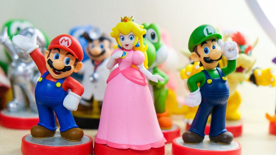 mario-princesa-peach-e-luigi-personagens-iconicos-do-universo-nintendo-1580332186038_v2_900x506.jpg