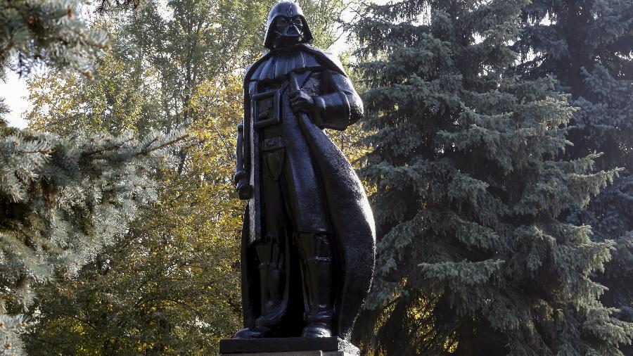 Estátua de Darth Vader de Star Wars, em Odessa, Ucrânia - REUTERS/Yevgeny Volokin