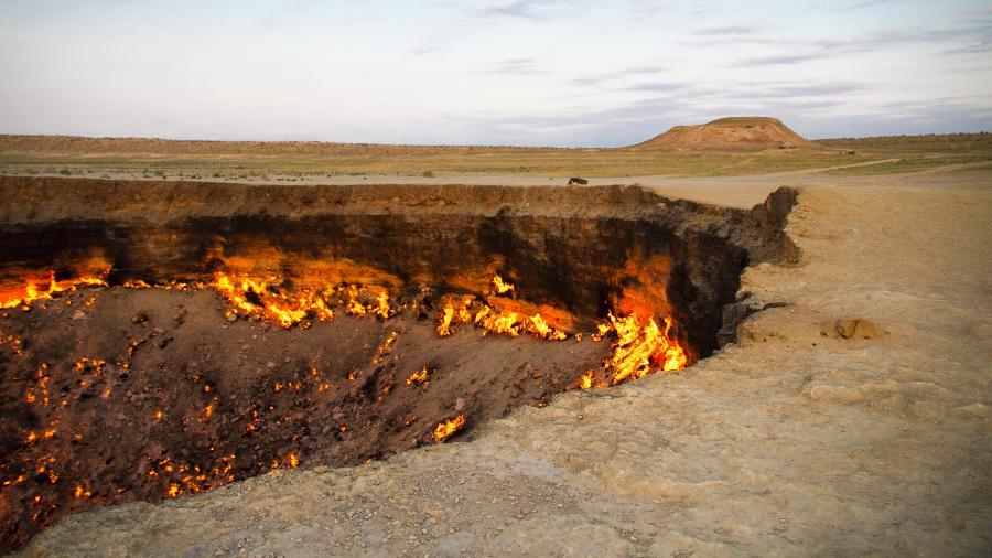 A cratera é a atração turística mais famosa do Turcomenistão, na Ásia - Getty Images/iStockphoto