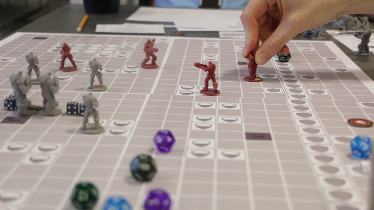 Protótipo para Gears Tactics usou figuras e peças do board game oficial de Gears - Divulgação/Microsoft