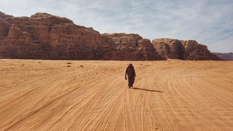 beduino-no-wadi-rum-1582297868202_v2_750x421.jpg