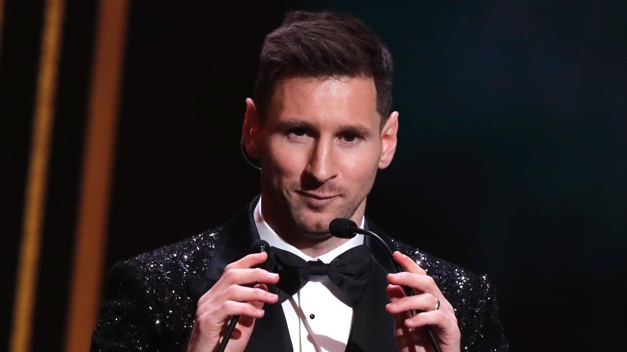 Lionel Messi recebe o sétimo prêmio da Bola de Ouro da carreira - REUTERS/Benoit Tessier