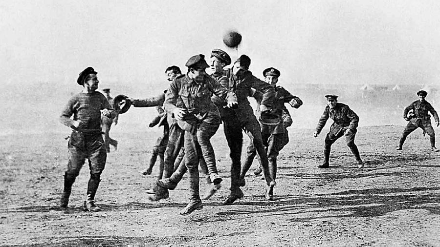 Registro da partida amistosa disputada durante Trégua de Natal da 1ª Guerra Mundial - Reprodução