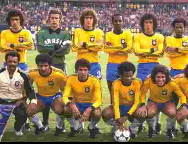 selecao-brasileira-antes-da-partida-contra-a-italia-na-decisao-do-terceiro-lugar-da-copa-do-mundo-de-1978-na-argentina-1487977130623_615x470.jpgx