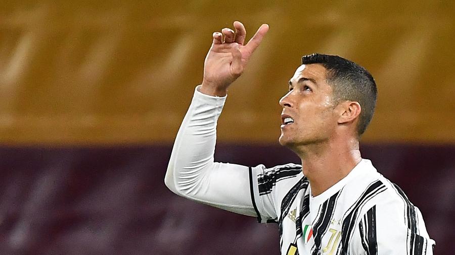 Cristiano Ronaldo é um dos contaminados pela segunda onda do coronavírus na Europa - Tiziana FABI / AFP