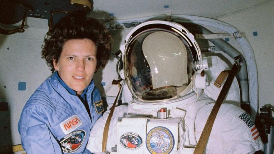 Kathy Sullivan entrou para a Nasa em 1978 e fez parte da histórica missão STS-41-G, a primeira a incluir duas mulheres a bordo - Nasa