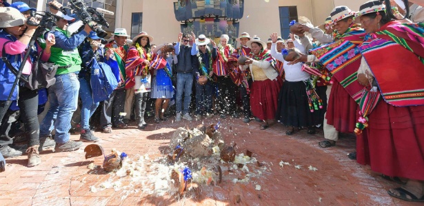 2fev2017---o-presidente-boliviano-evo-morales-participa-da-cerimonia-de-inauguracao-do-museu-da-revolucao-democratica-e-cultural-em-orinoca-1487702926711_615x300.jpg