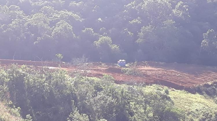 area-de-mata-proxima-ao-povoado-de-andre-do-mato-dentro-mg-aberta-pela-vale-para-obras-para-contencao-do-rejeito-da-barragem-sul-superior-1559785527537_v2_750x421.jpg