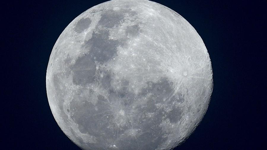 lua-estara-proxima-a-terra-na-noite-desta-terca-feira-1550532244797_v2_900x506.jpg