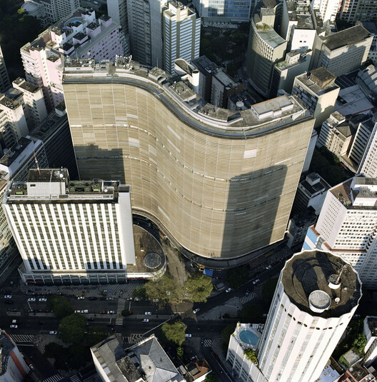 Edifício Copan / Oscar Niemeyer. Foto © Nelson Kon