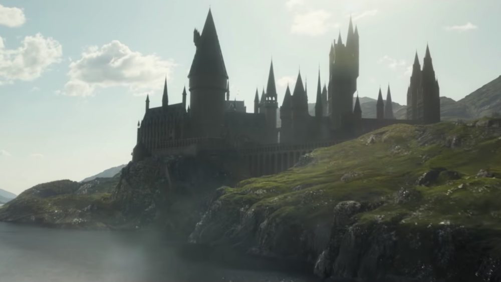 new-featurette-for-fantastic-beasts-the-crimes-of-grindelwald-focuses-on-returning-to-hogwarts-social-1000x563.jpg