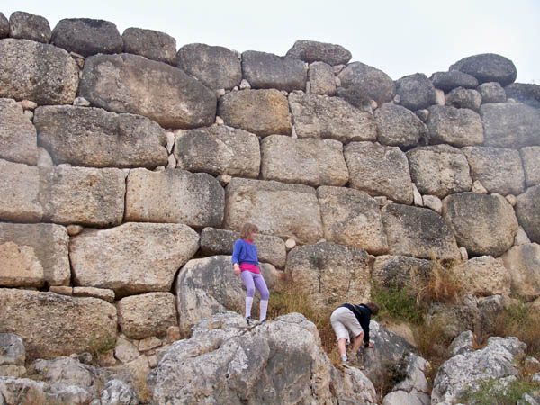 Cyclopean_Walls%2C_Mycenae%2C_Greece_%284691931640%29.jpg